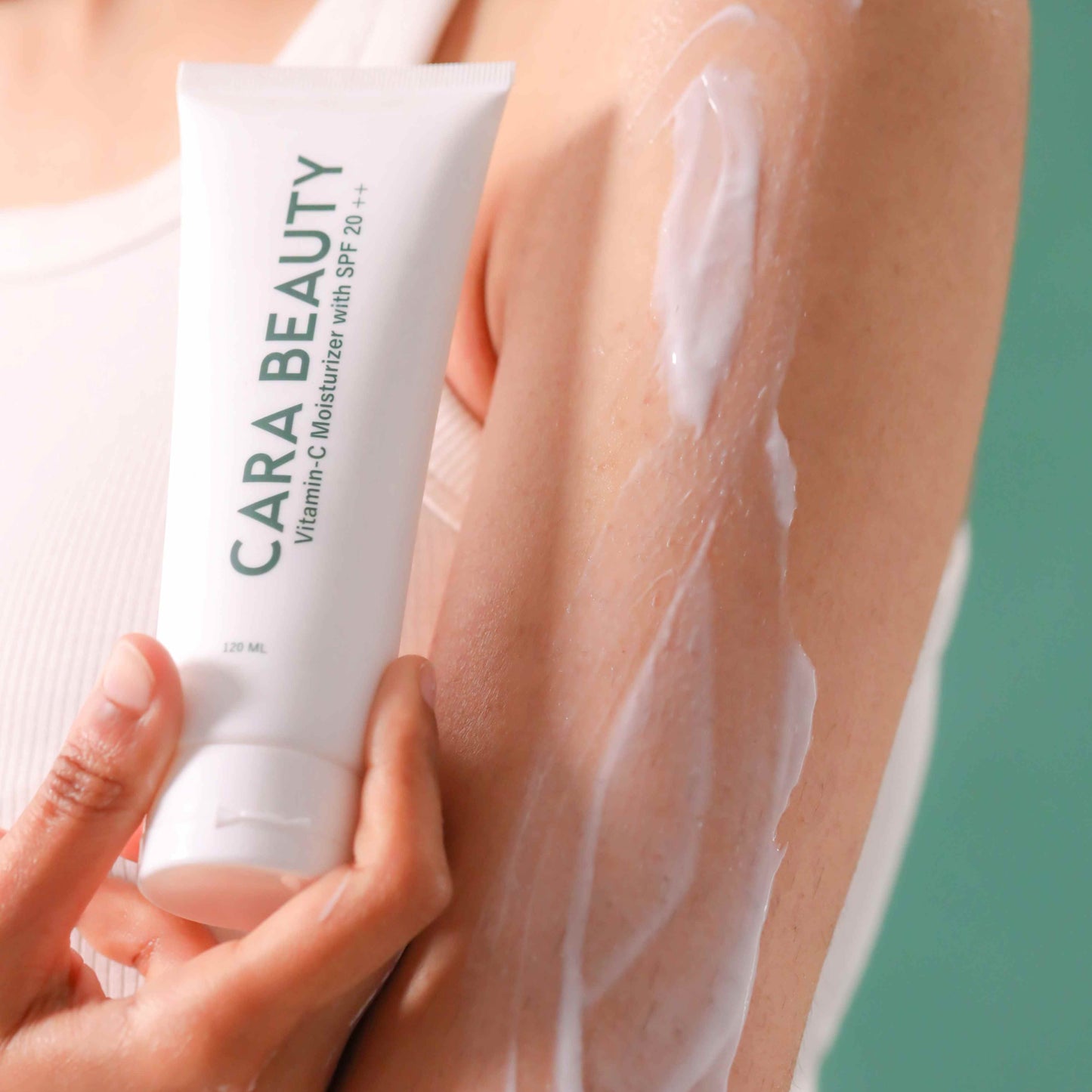 Moisturizer with Vitamin C & SPF 20++ 120ml